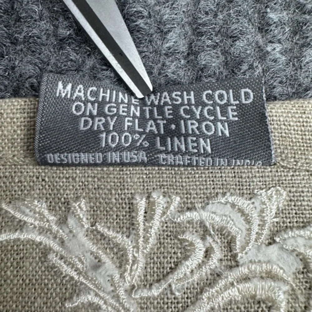 Viabrava 100% Linen Embroidered Placemats Napkins 16 Pieces Abstract Tropical